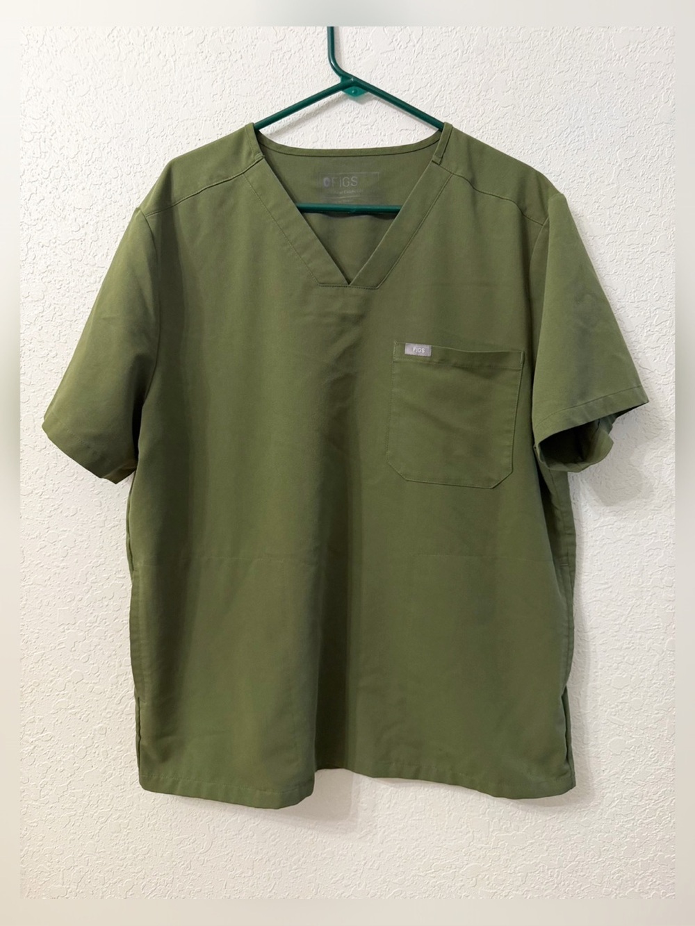 Figs Chisec Olive Green Men's V-Neck Scrub Top Size XL